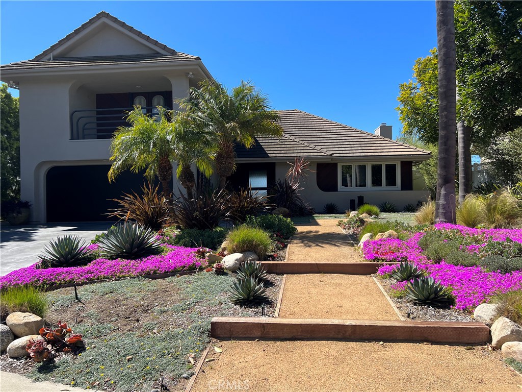 2852 Via Amapola