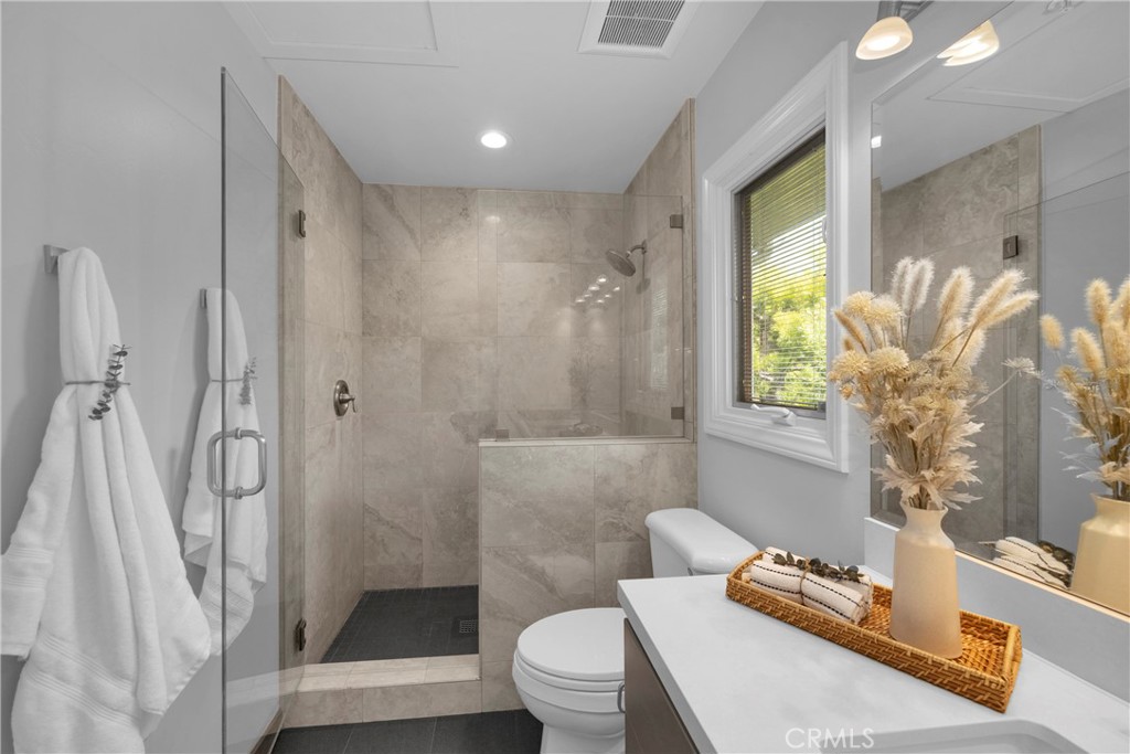 2852 Via Amapola