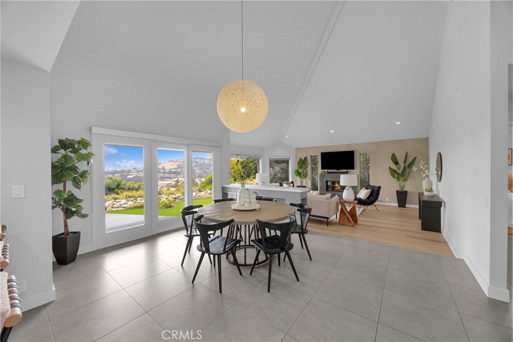 2852 Via Amapola