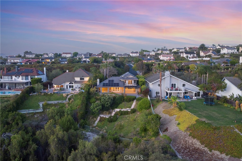 2852 Via Amapola
