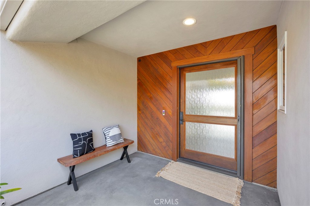 2852 Via Amapola