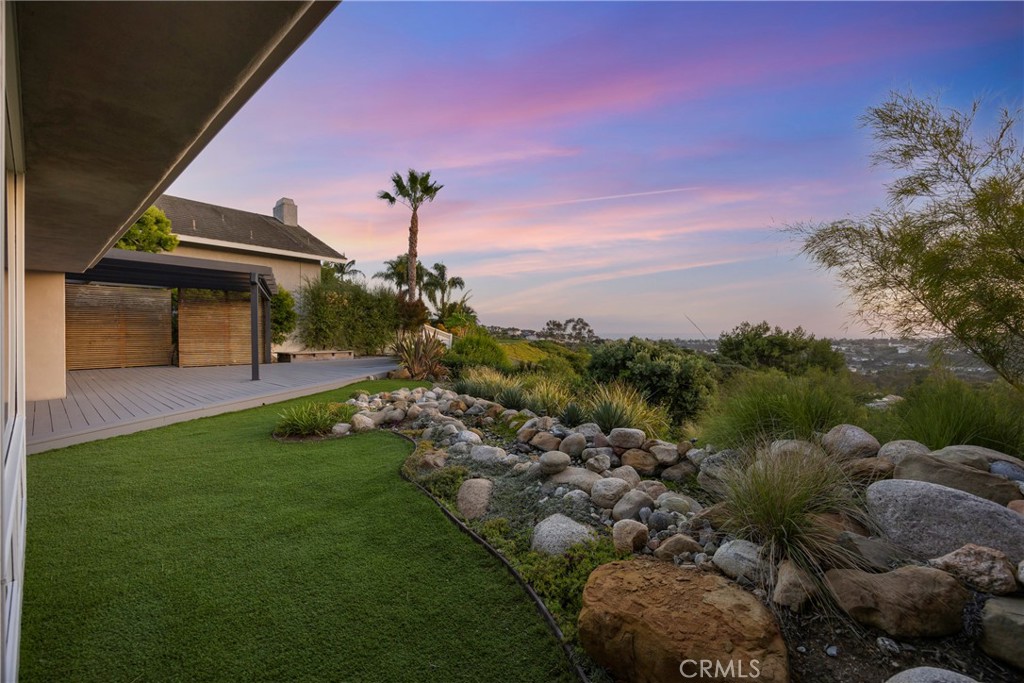 2852 Via Amapola