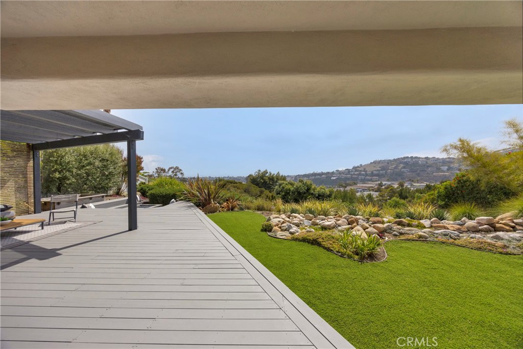 2852 Via Amapola
