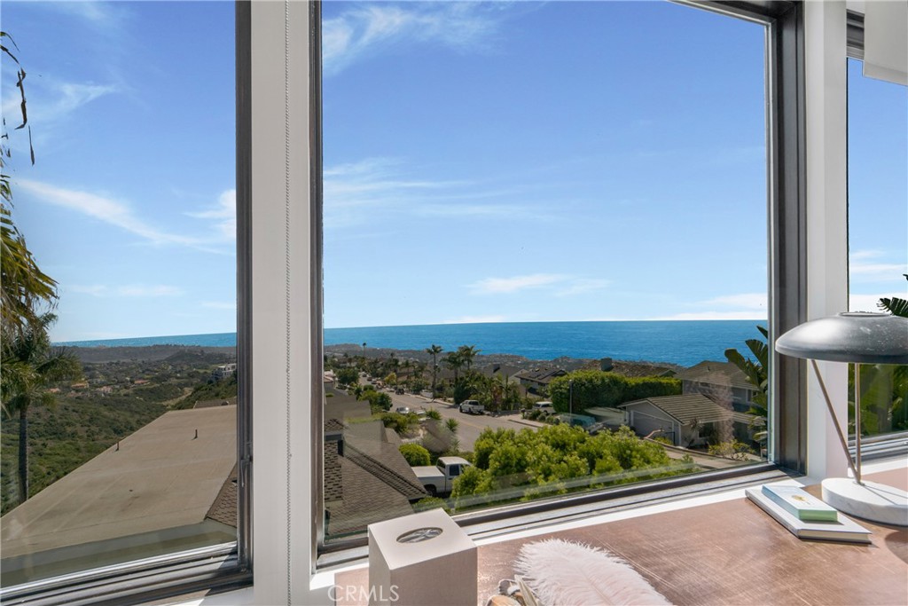 875 Avenida Salvador