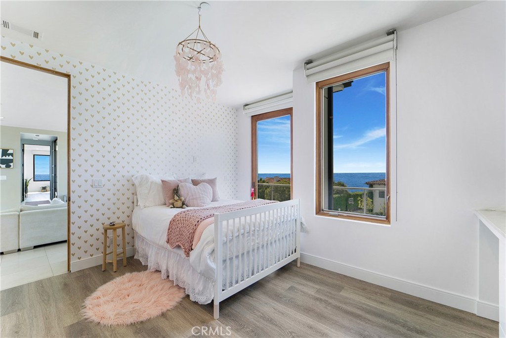 875 Avenida Salvador