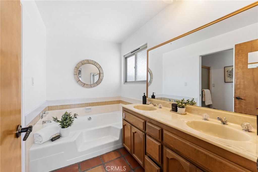 33132 Valle Road