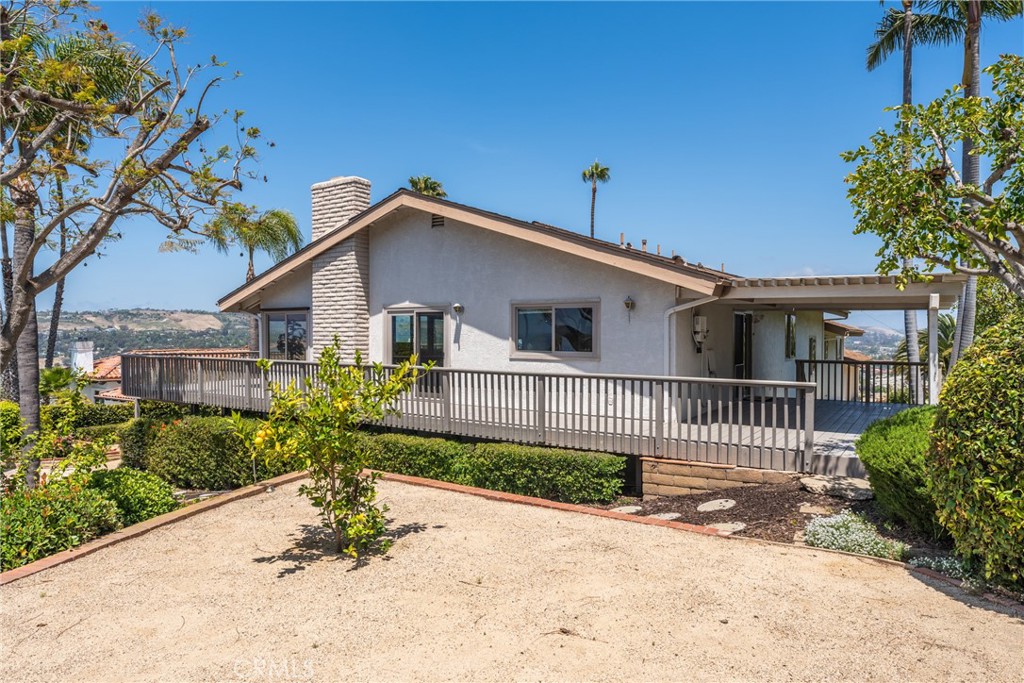 33132 Valle Road