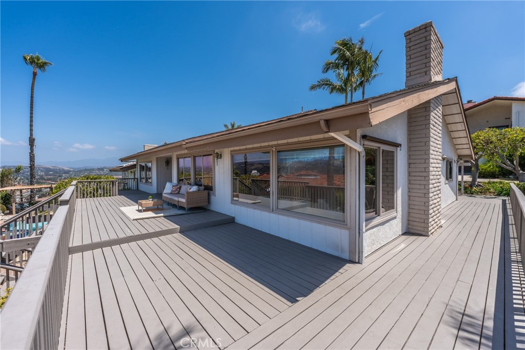 33132 Valle Road