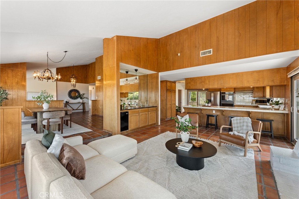 33132 Valle Road