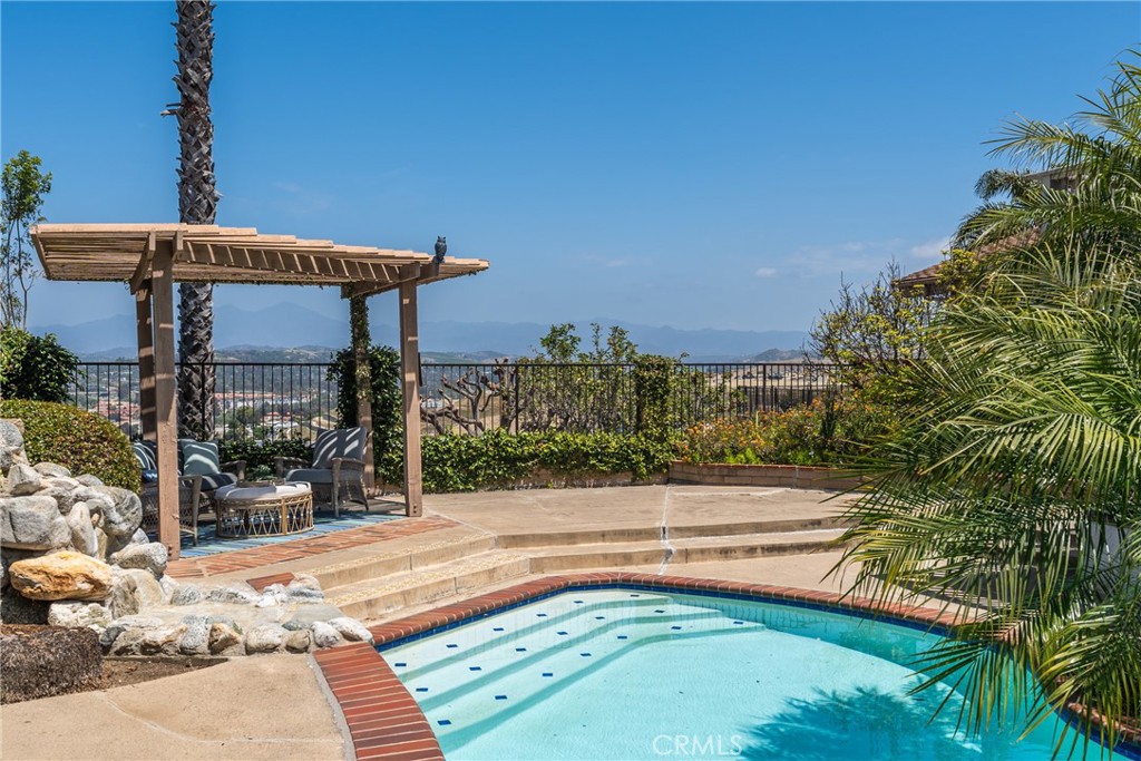 33132 Valle Road