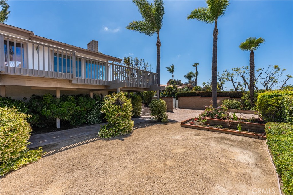 33132 Valle Road