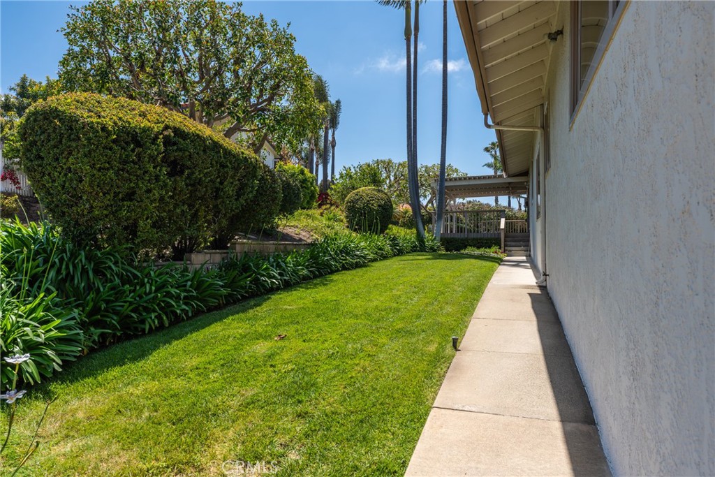 33132 Valle Road