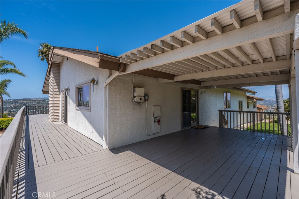 33132 Valle Road