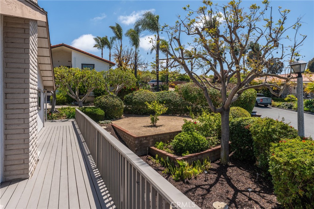 33132 Valle Road