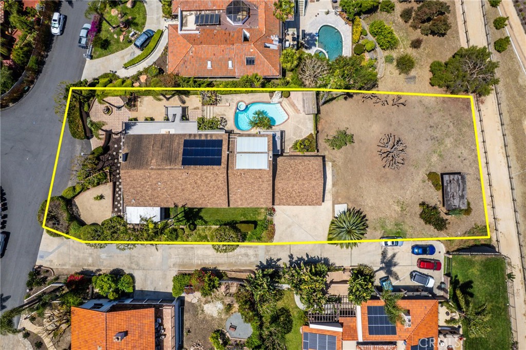 33132 Valle Road