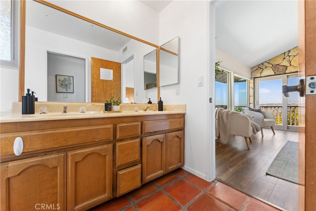 33132 Valle Road