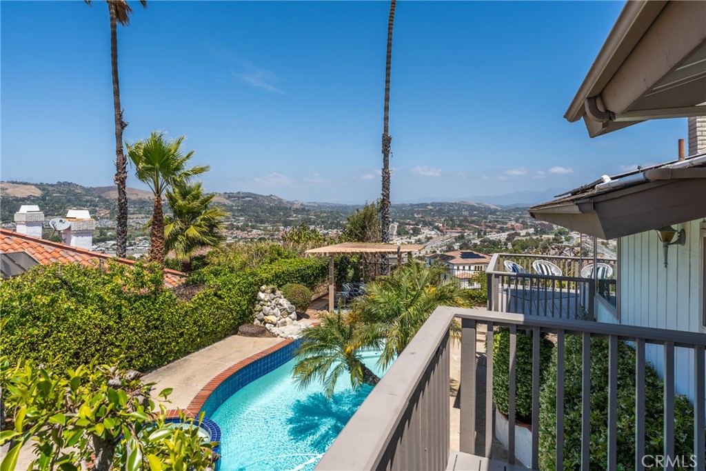 33132 Valle Road