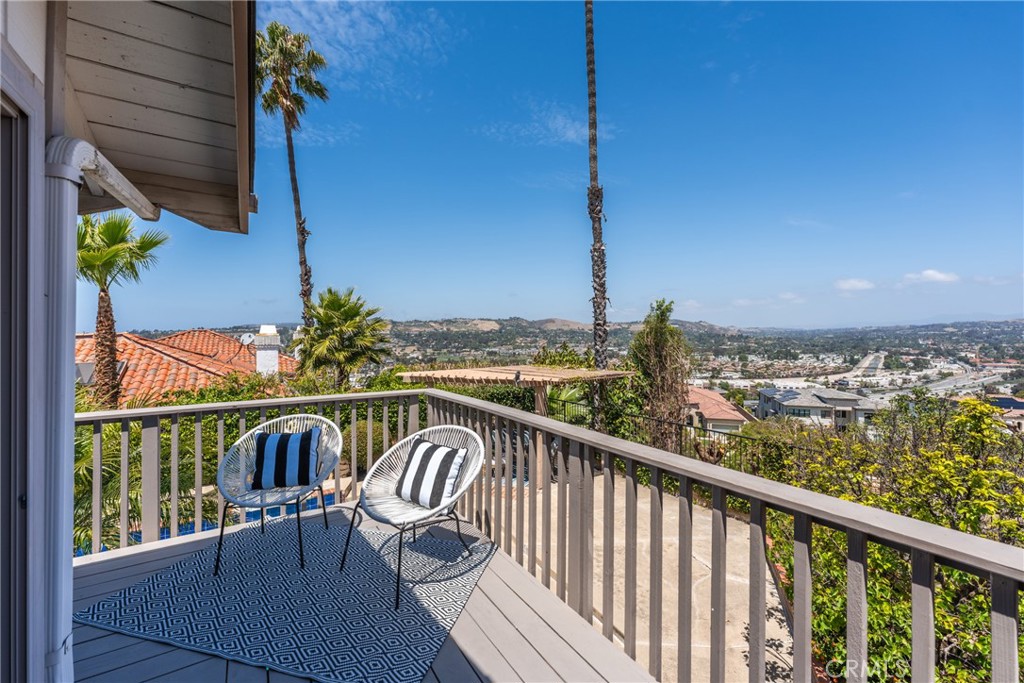 33132 Valle Road