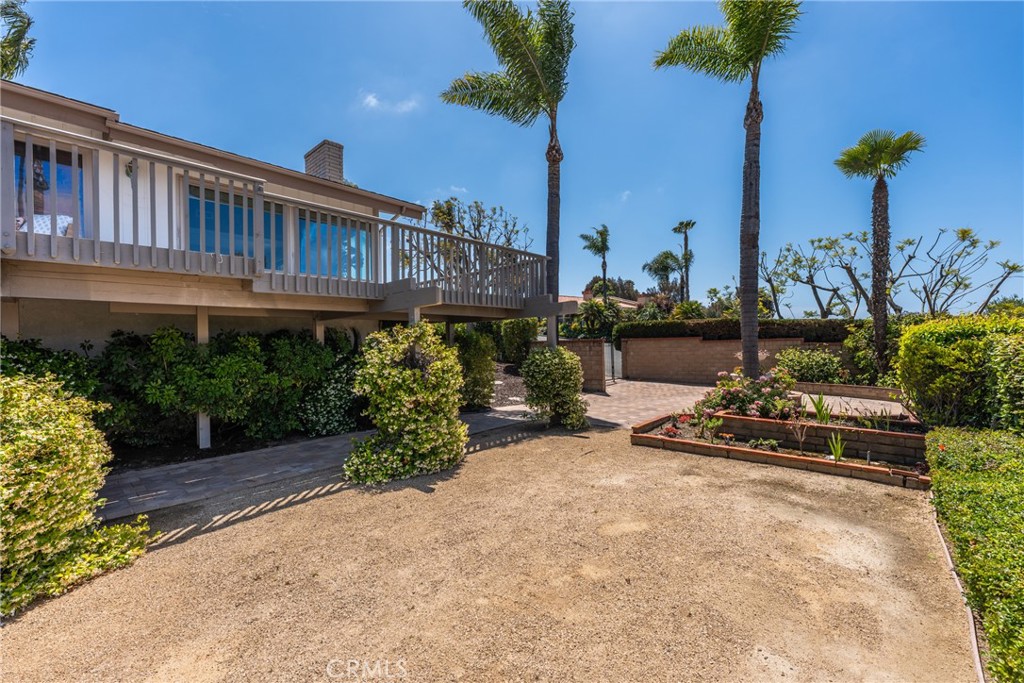 33132 Valle Road
