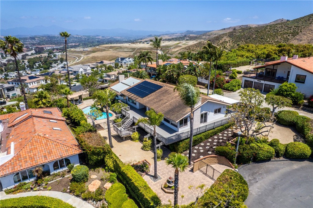 33132 Valle Road