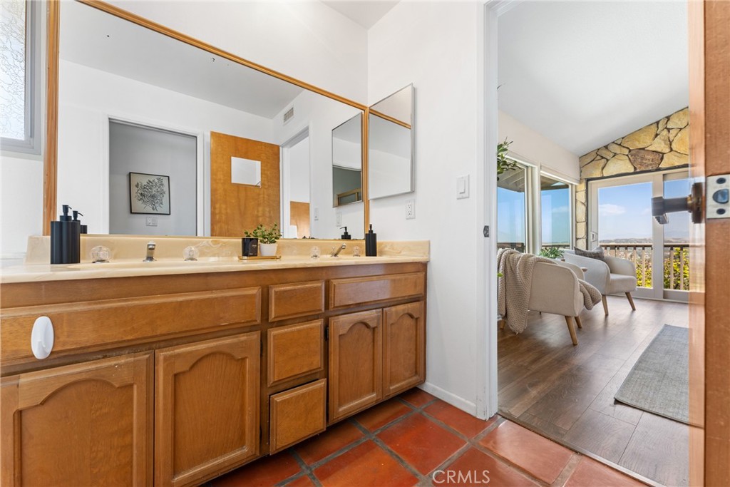 33132 Valle Road