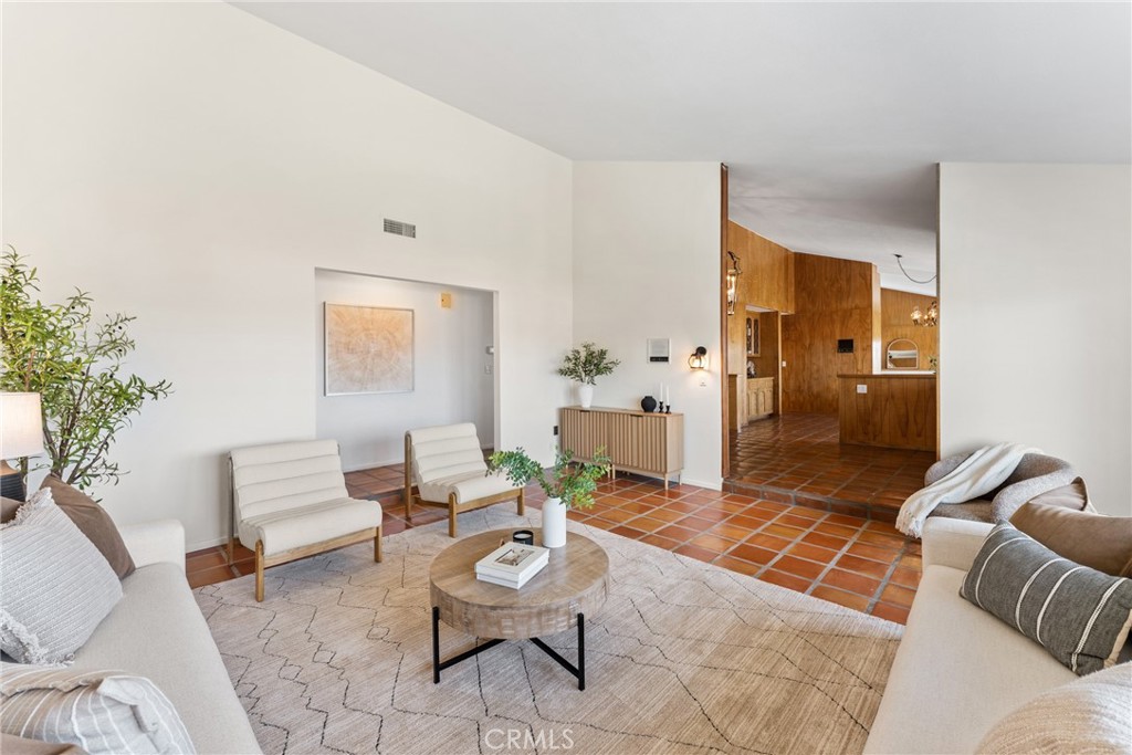 33132 Valle Road