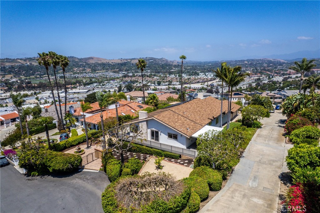 33132 Valle Road