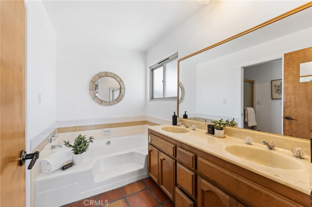 33132 Valle Road