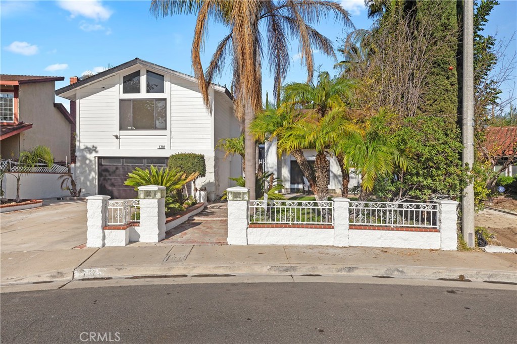 1781 E Warrenton