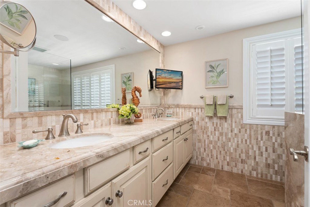 255 W Marquita Unit A 1
