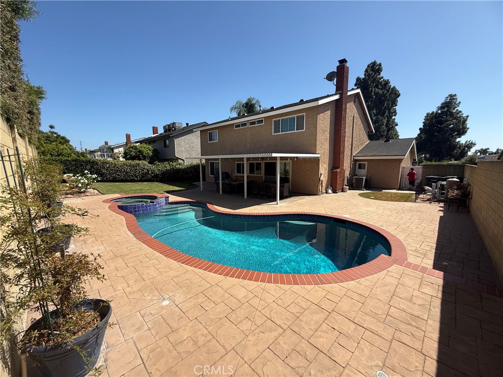 3051 N Woods