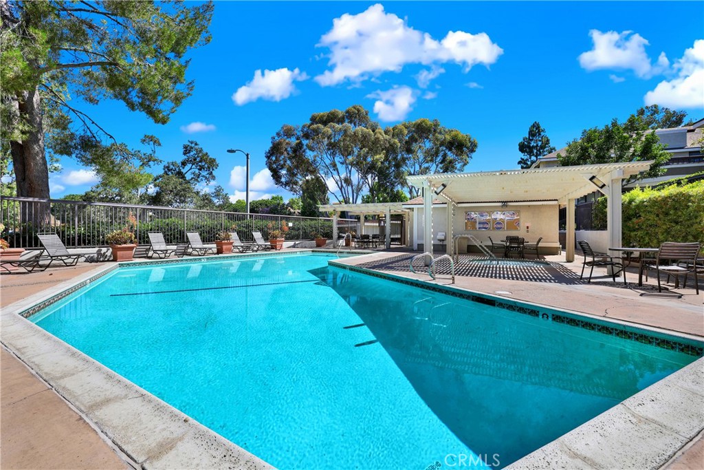 22198 Cedar Pointe