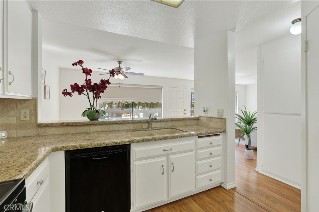 22198 Cedar Pointe