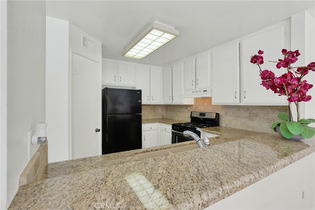 22198 Cedar Pointe