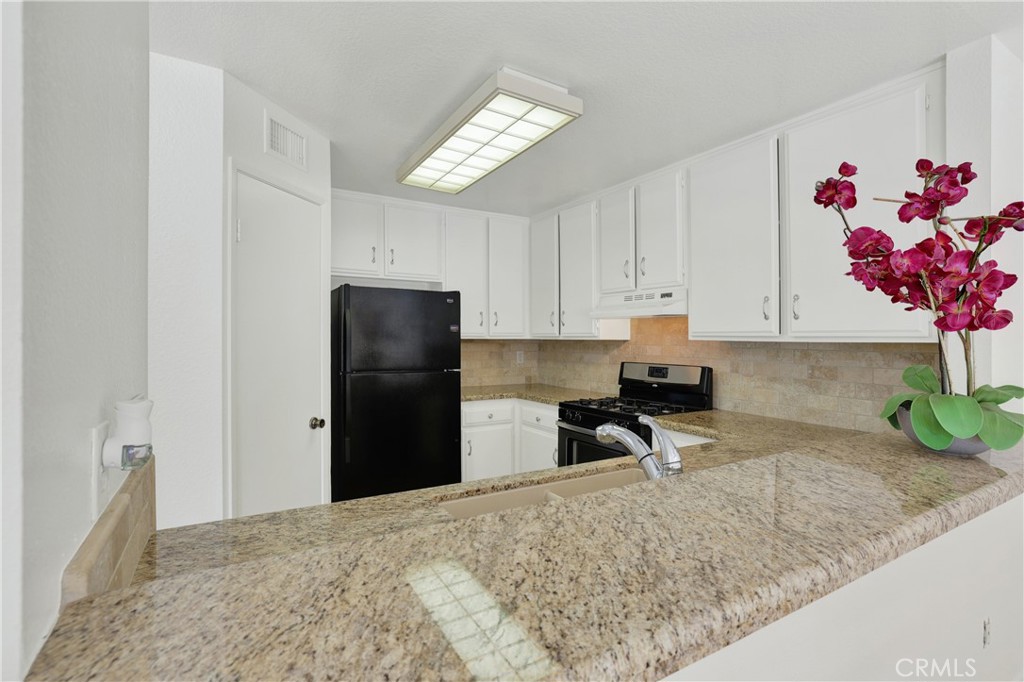 22198 Cedar Pointe