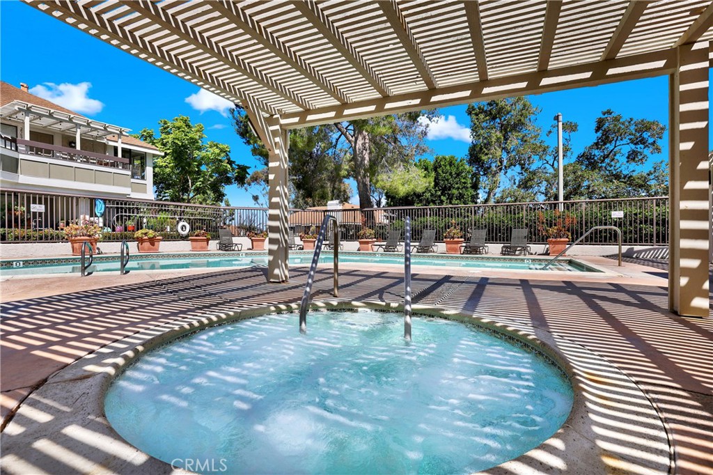 22198 Cedar Pointe