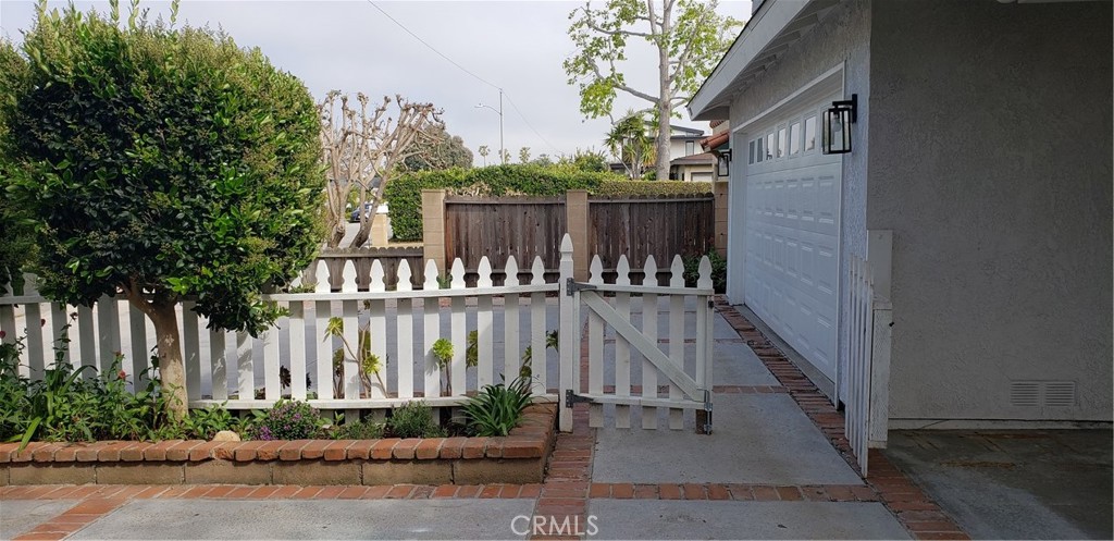 215 Knox Street