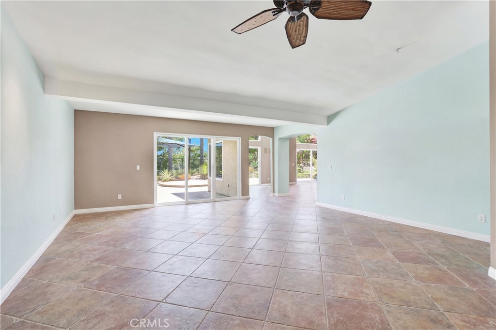 2912 Estancia