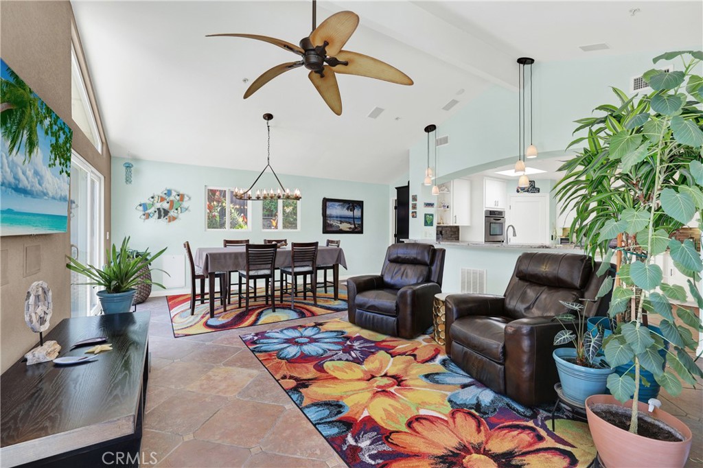 2912 Estancia