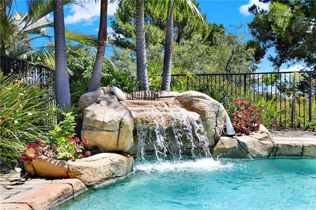 2912 Estancia