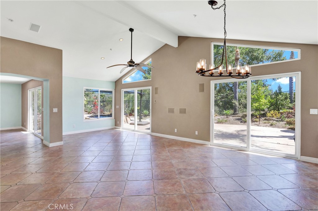 2912 Estancia