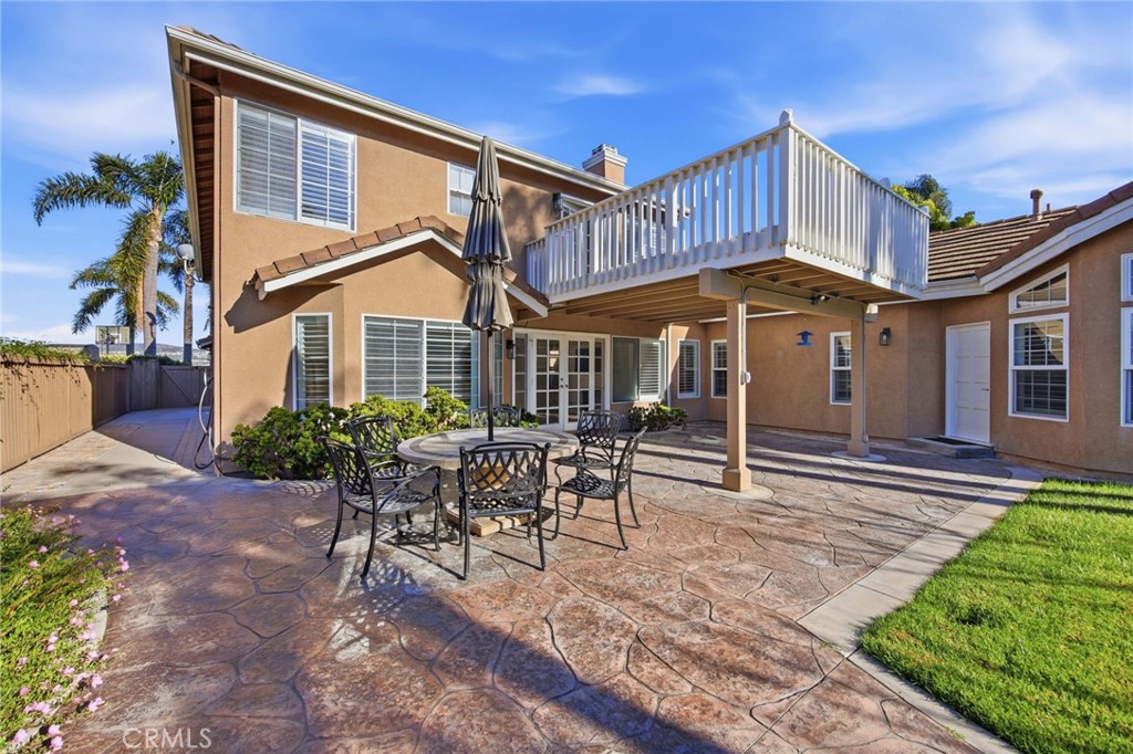 733 Avenida Azor