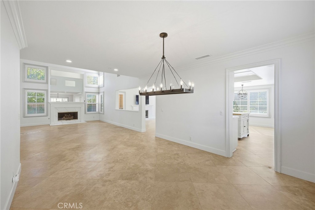 733 Avenida Azor