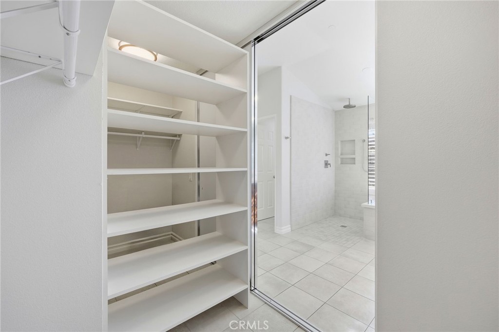 733 Avenida Azor