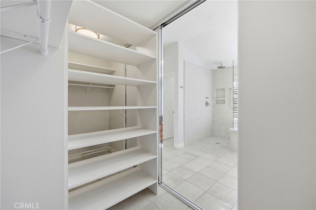 733 Avenida Azor