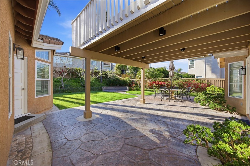 733 Avenida Azor