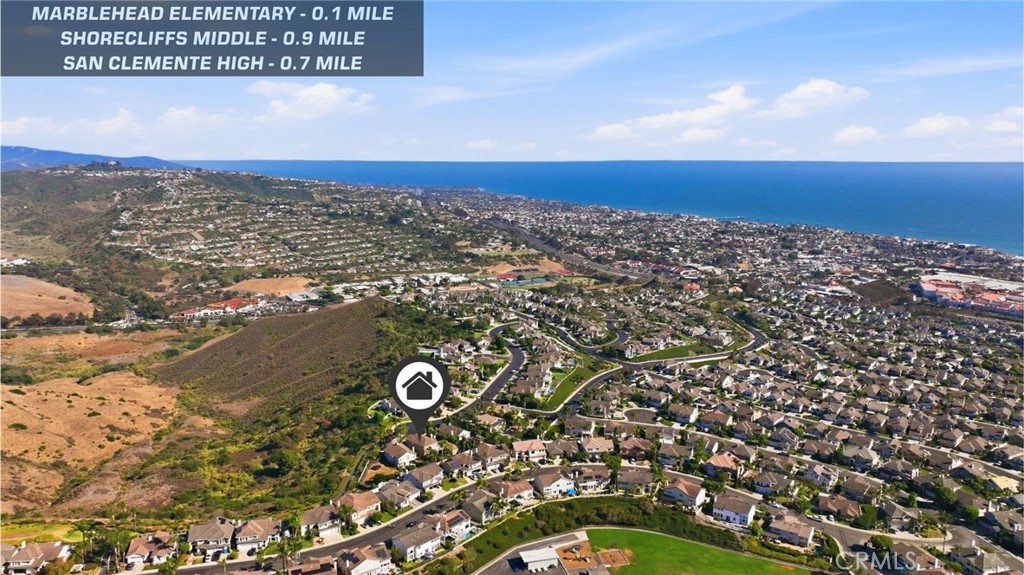 733 Avenida Azor