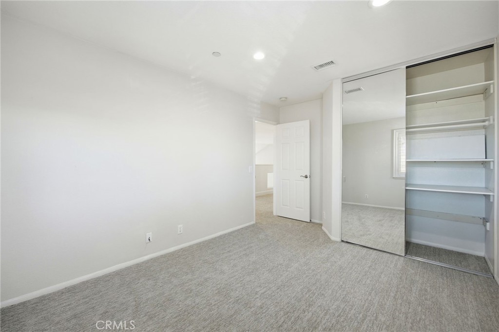 733 Avenida Azor