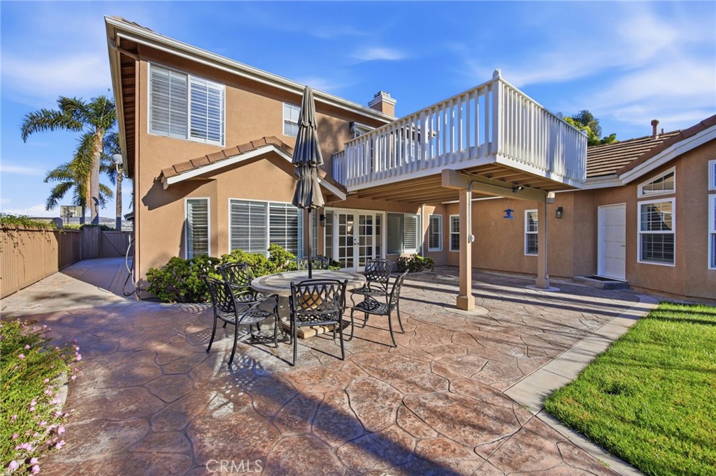 733 Avenida Azor