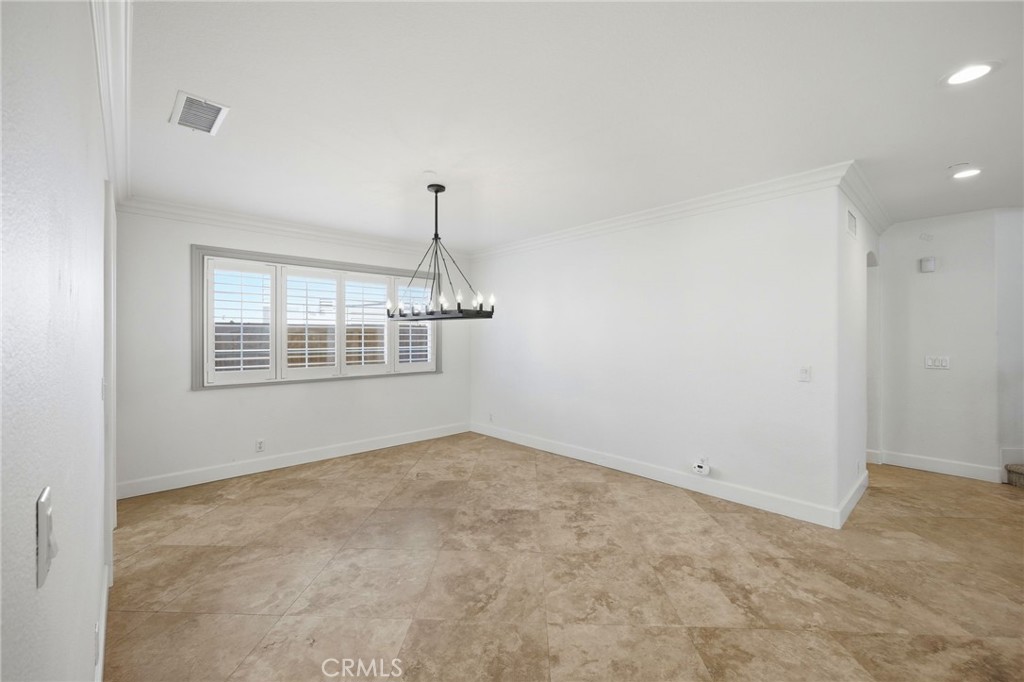 733 Avenida Azor